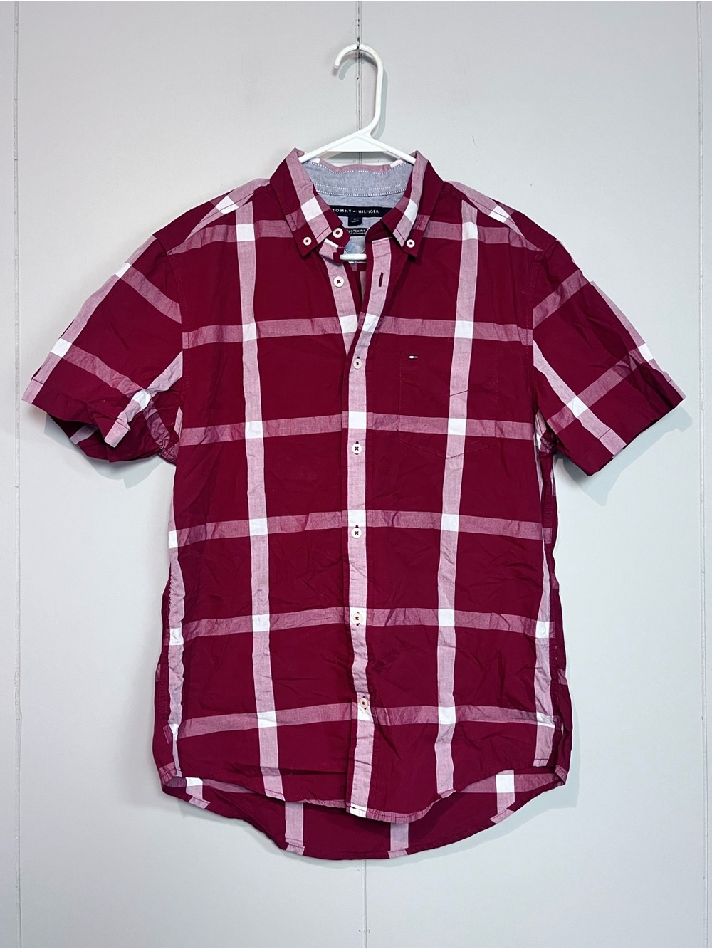 Tommy Hilfiger Men’s Custom Fit Plaid Button-Up Shirt Size M Burgundy
